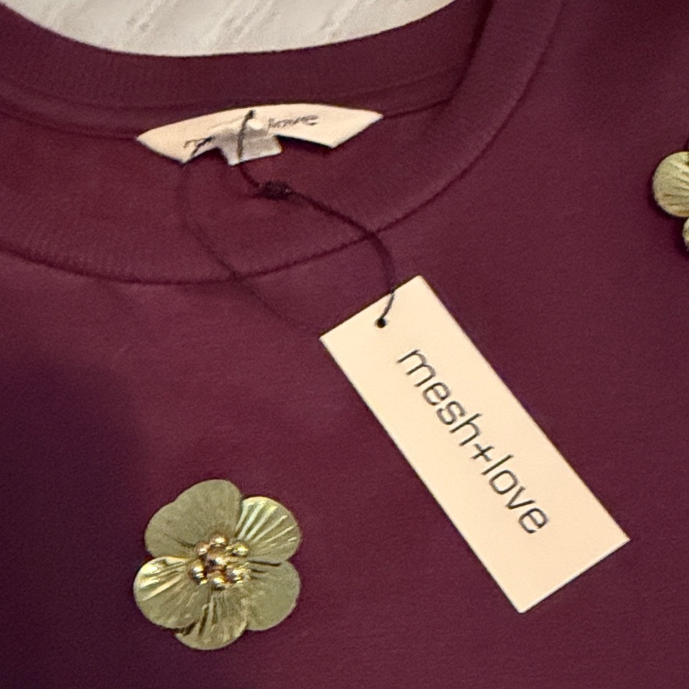 Embellished w/ Gold Metallic Flowers Plum Sweatshirt - NWT Small by mesh+love ❤️ - Picture 8 of 9